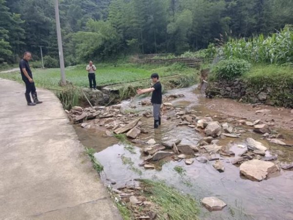 炒股配资平台网站 身先士卒, 敢作敢为 ——记全省担当作为优秀驻村第一书记、财政部国防司杨杰